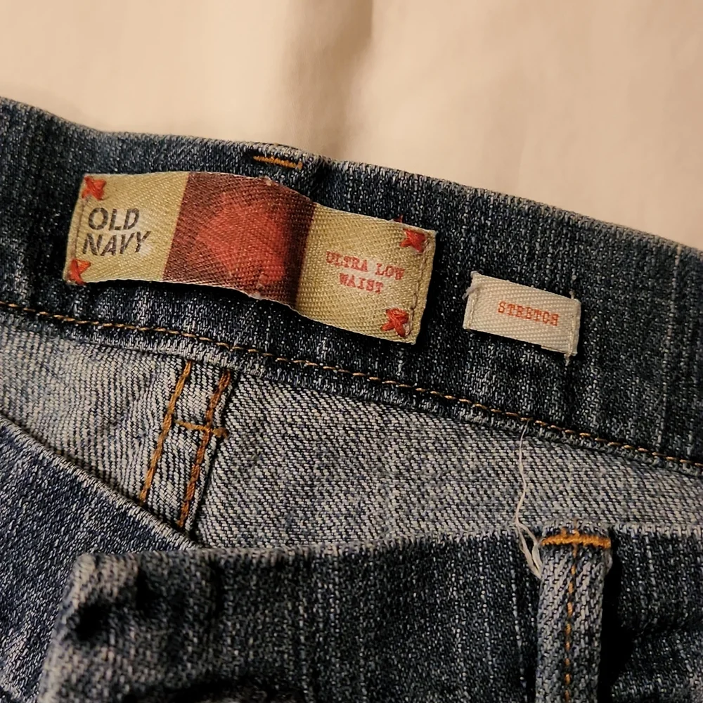 Old Navy Bermuda shorts, Size 6. - Picture 2 of 4